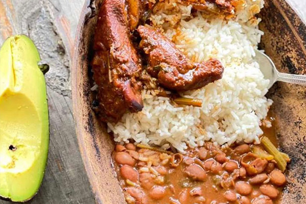 Plato típico dominicano